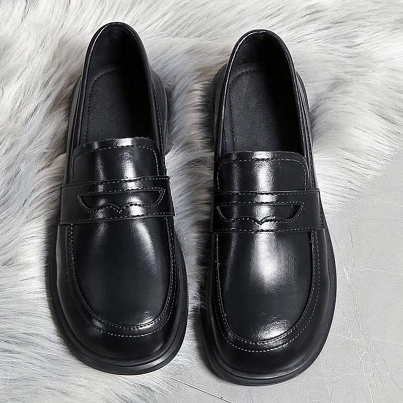 

Minimalist Flat Loafers, Black