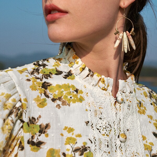 

Floral Frill Neck Contrast Lace Lantern Sleeve Blouse, Multicolor