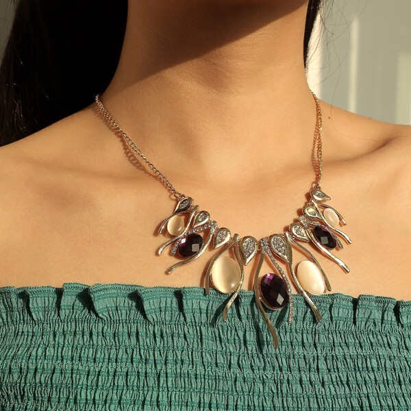 

Rhinestone & Crystal Decor Necklace, Gold