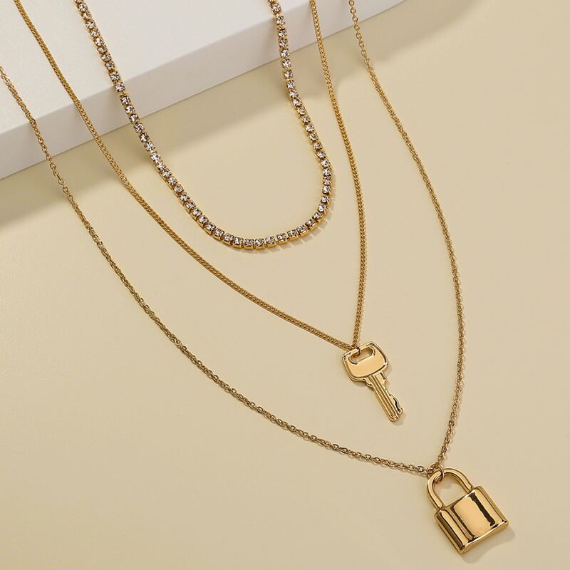 

Rhinestone & Lock Decor Layered Necklace, Gold