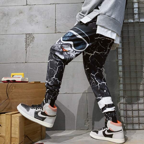 

Men Marble & Letter Graphic Sweatpants, Black