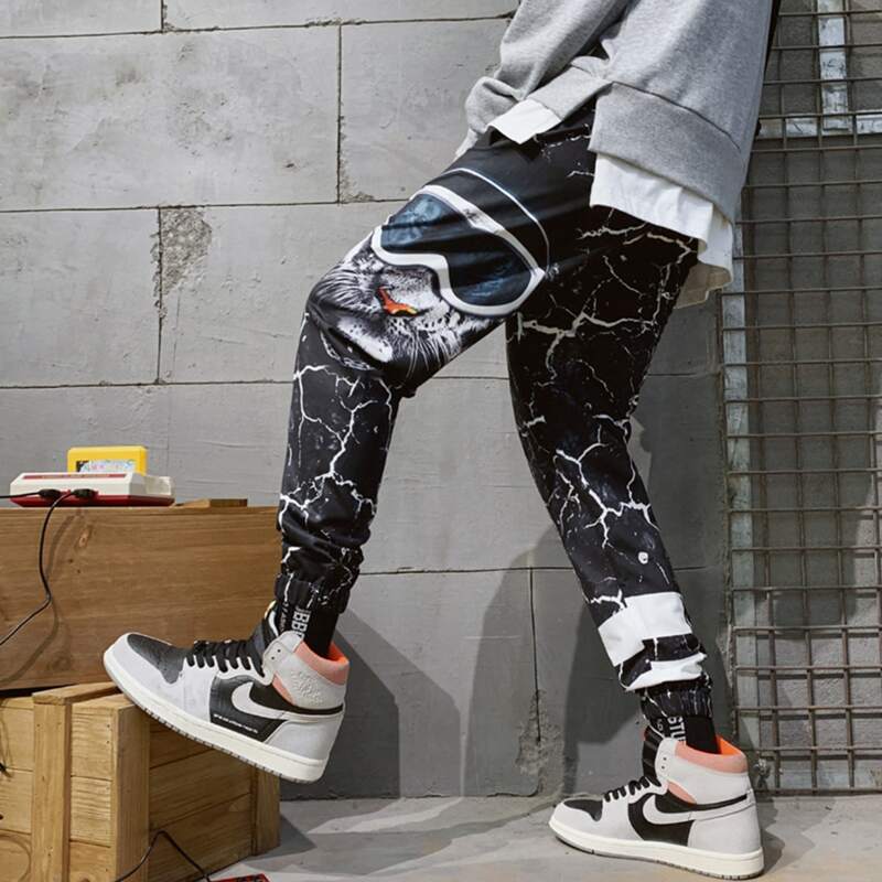 

Guys Marble & Letter Graphic Sweatpants, Black