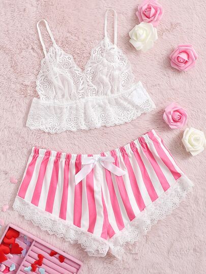 حمالة صدر مطرزة بالورود مع شورت ساتان مخطط، ملابس داخلية