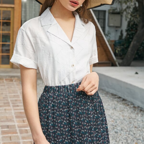 

Geo Pattern Lapel Neck Button Up Blouse, White
