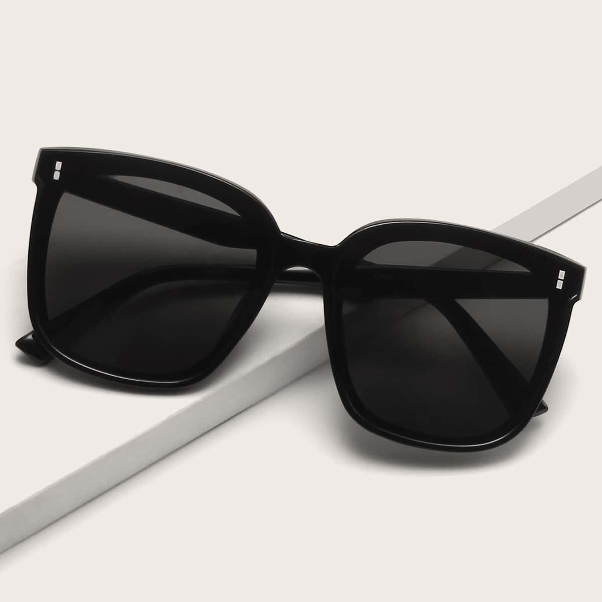 

Square Frame Sunglasses With Case