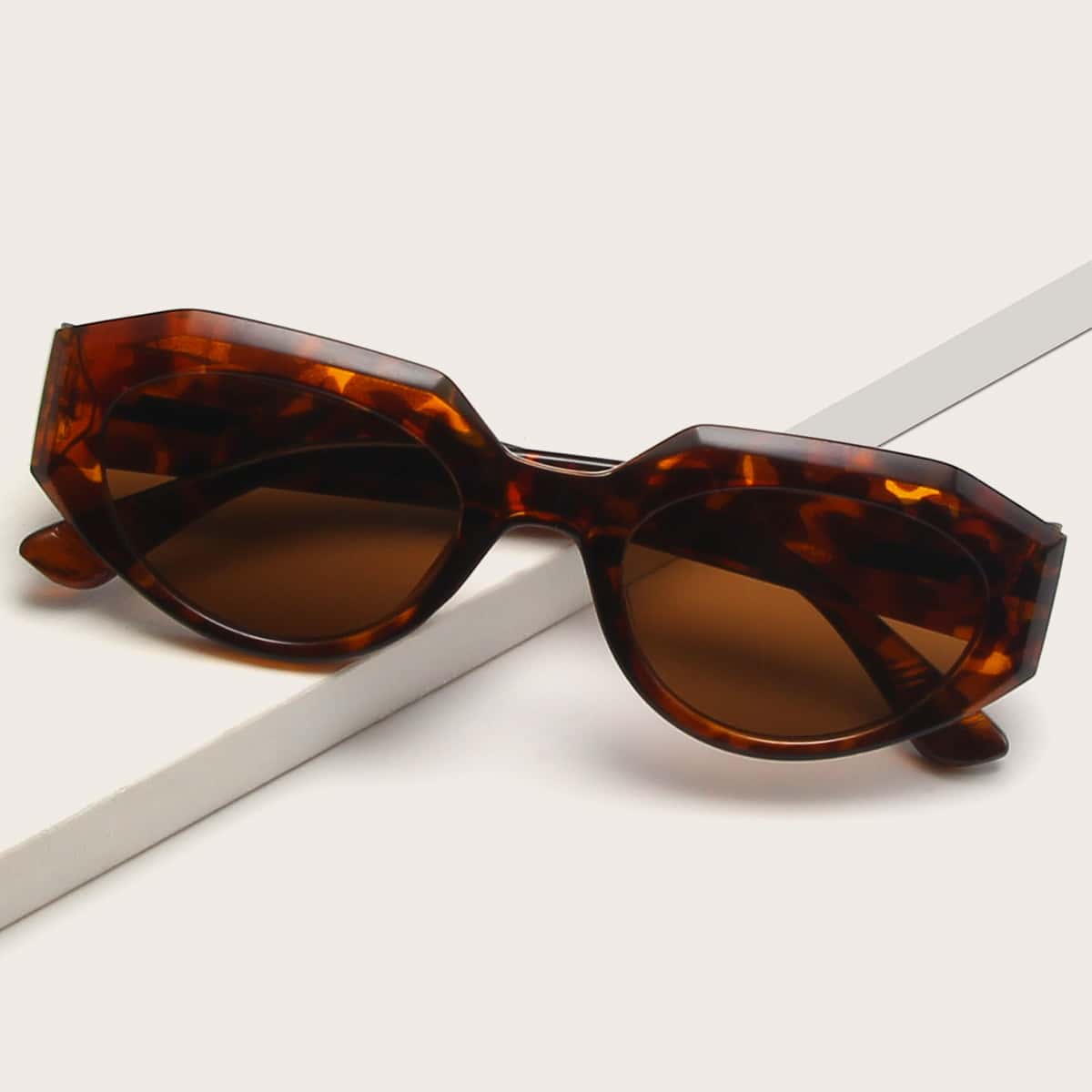 

Tortoiseshell Frame Sunglasses With Case