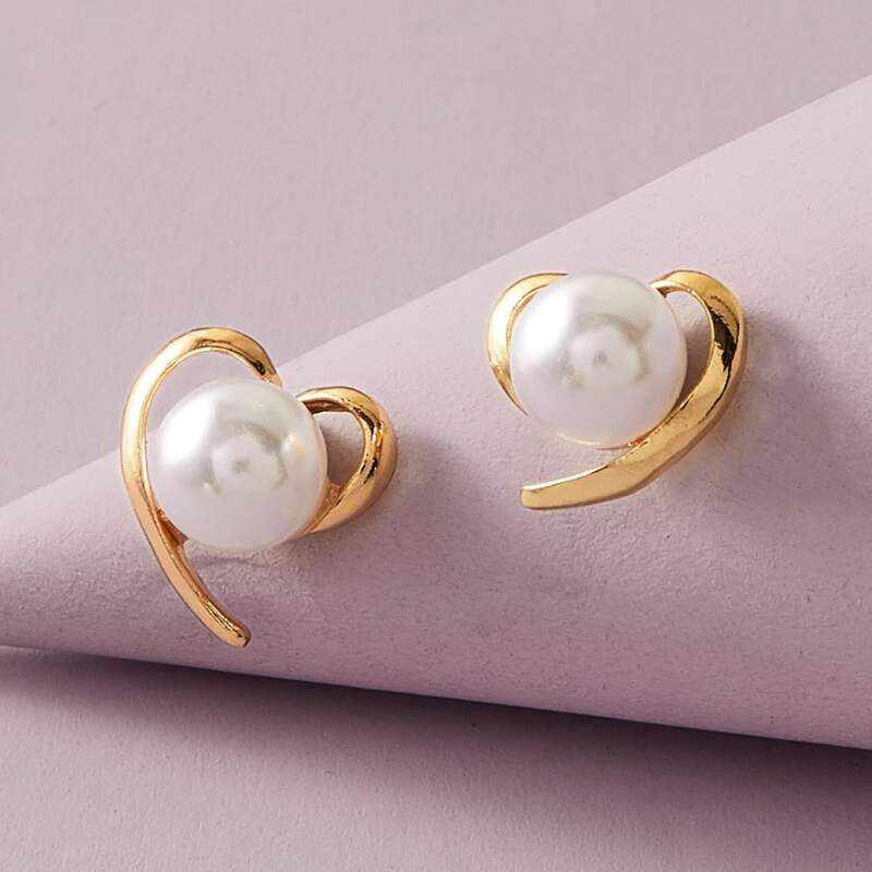 

Faux Pearl & Heart Stud Earrings, White
