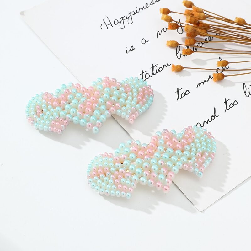 

2pcs Faux Pearl Heart Hair Clip, Multicolor