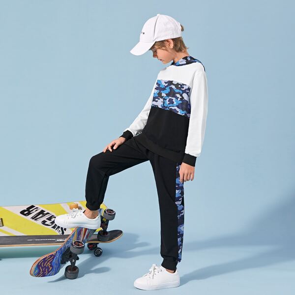 

Boys Camo Panel Colorblock Hoodie and Joggers Set, Multicolor