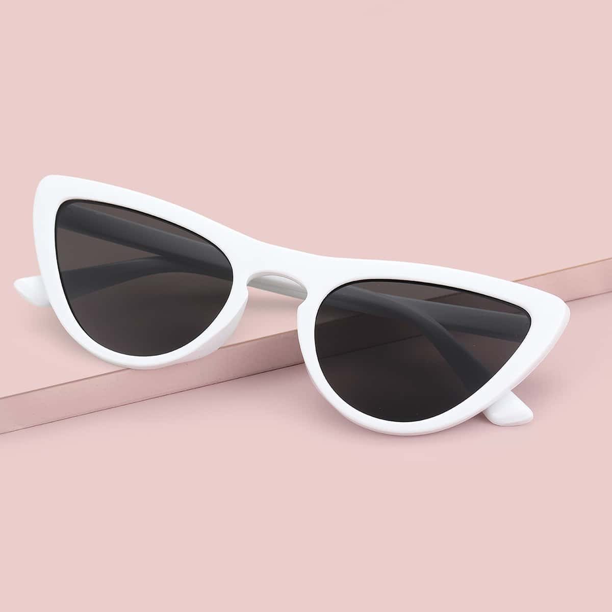 

Colorblock Cat Eye Sunglasses