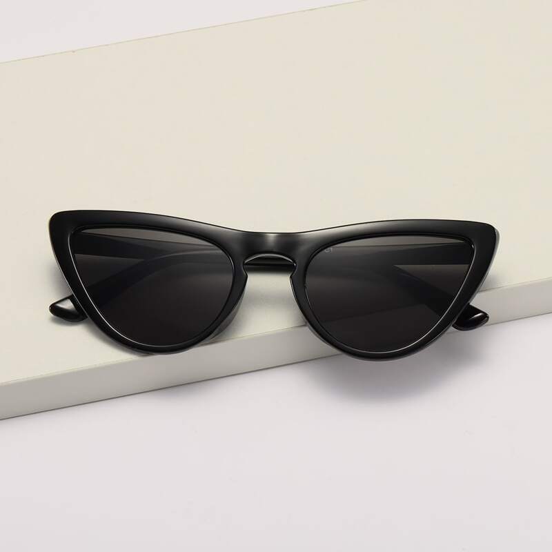 

Cat Eye Frame Sunglasses