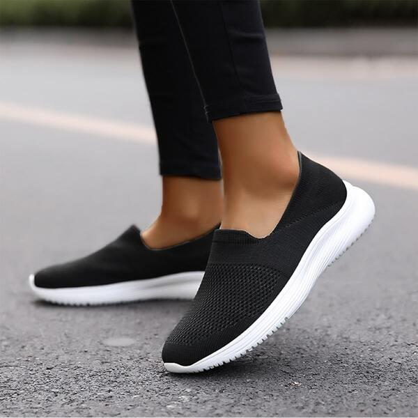 

Low Top Knit Running Shoes, Black