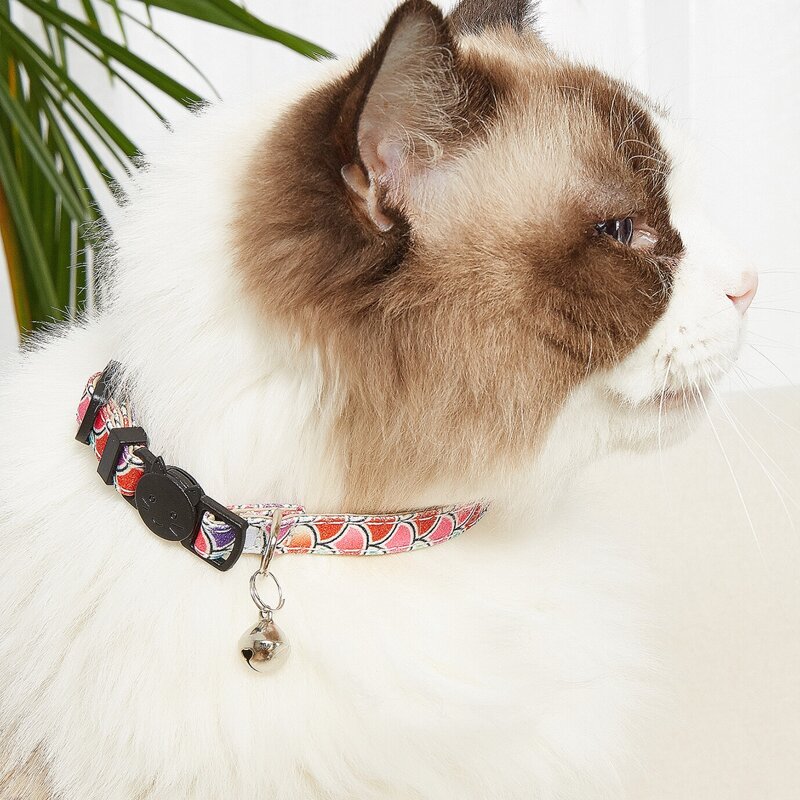 

Bell Charm Fish Scale Pattern Pet Collar, Multicolor