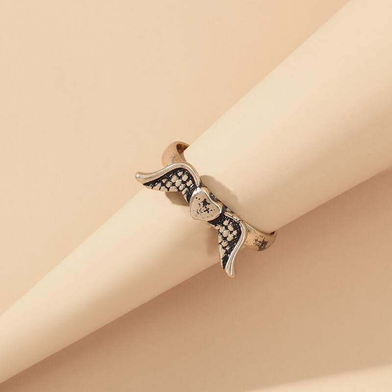 

Wing & Heart Ring, Gold
