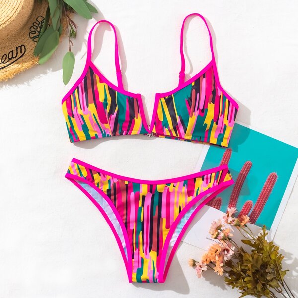 

Allover Graphic V Wired Bikini Swimsuit, Multicolor