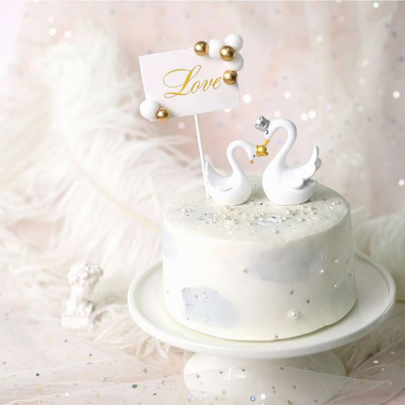 

1pc Letter Graphic Cake Topper, White