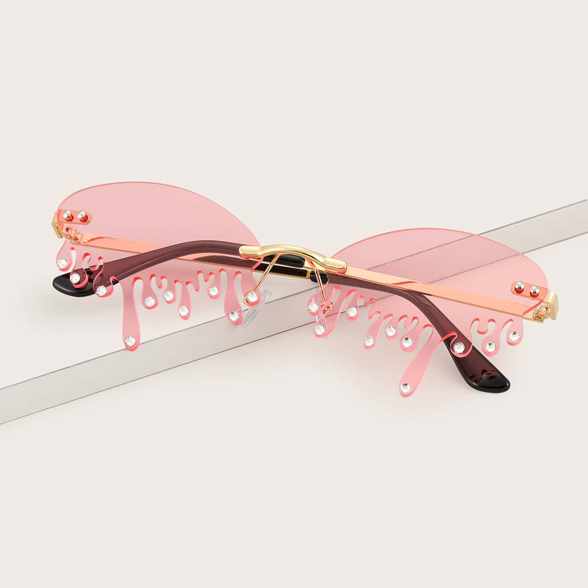 

Rhinestone Water Drop Frame Sunglasses