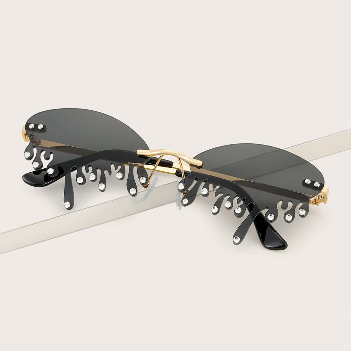 

Rhinestone Water Drop Frame Sunglasses