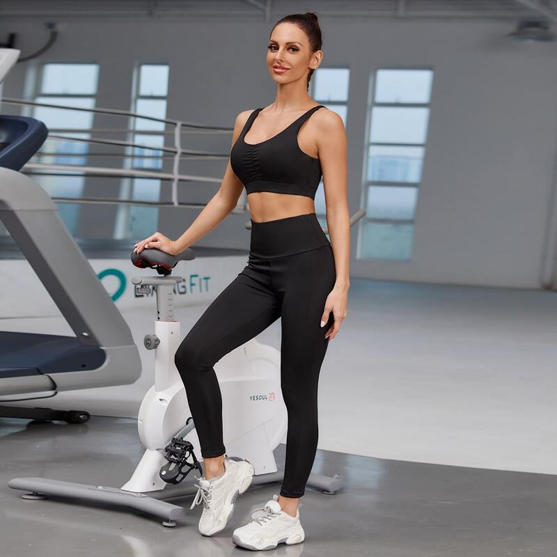 

Cut Out Ruched Back Sports Bra & Leggings, Black