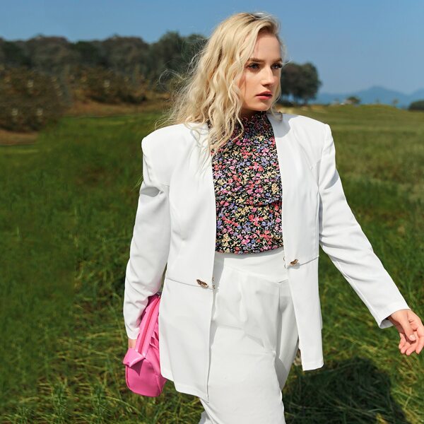 

Plus Shoulder Padded Hook and Eye Placket Blazer, White
