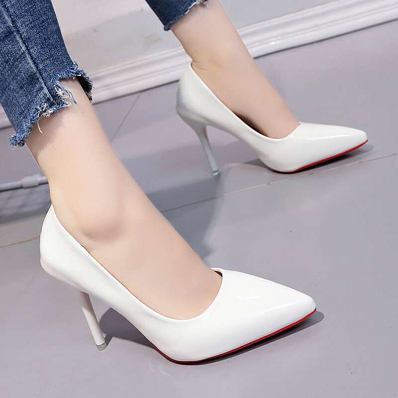 

Pointed Toe Stiletto Court Pumps, White