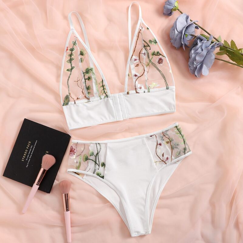 

Floral Embroidery Plunging Lingerie Set, White