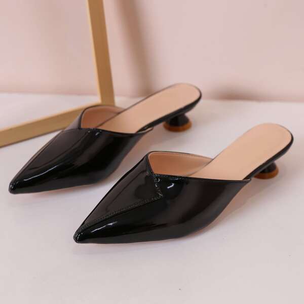 

Minimalist Point Toe Mules, Black