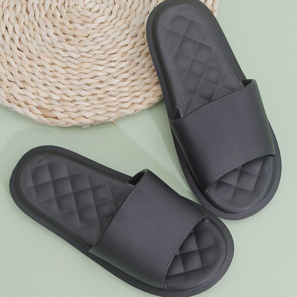 

Men Solid Slides, Black