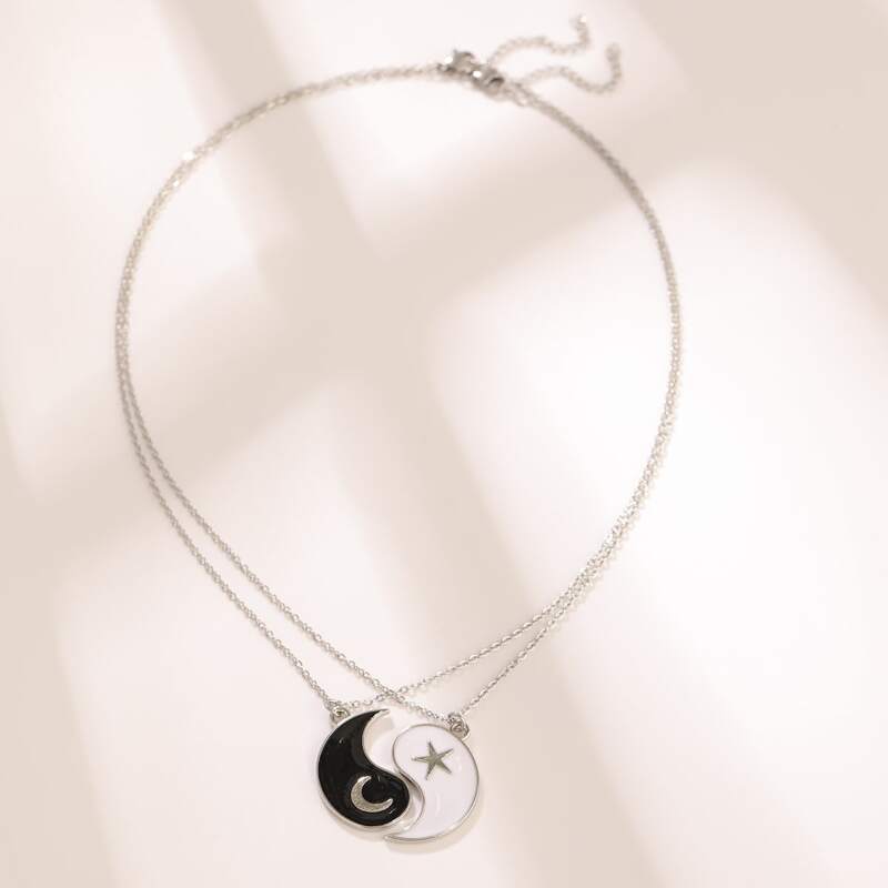 

2pcs Yin & Yang Pendant Necklace, Black and white