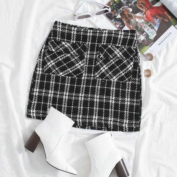 

Patch Pocket Plaid Tweed Skirt, Black and white
