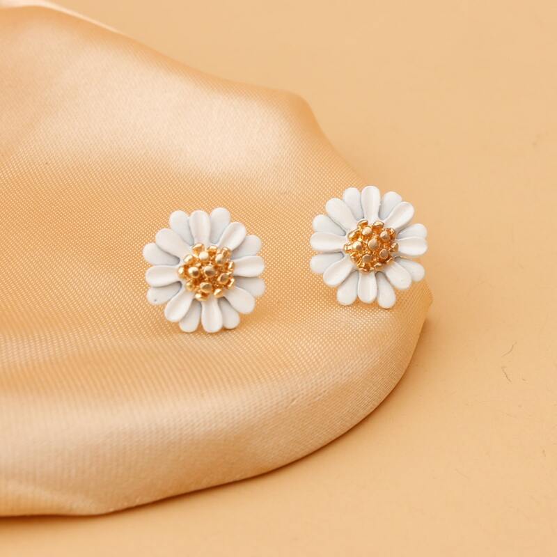 

Floral Stud Earrings, White