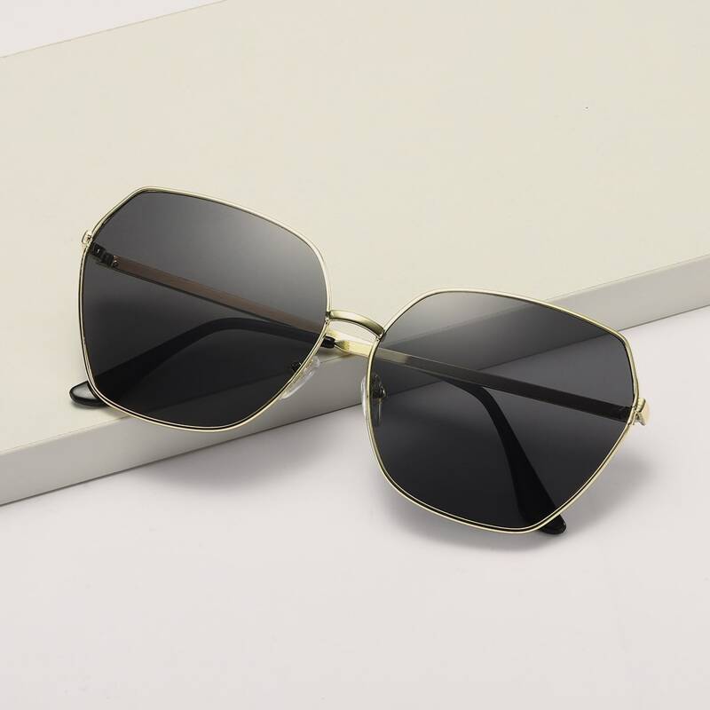 

Metal Frame Sunglasses