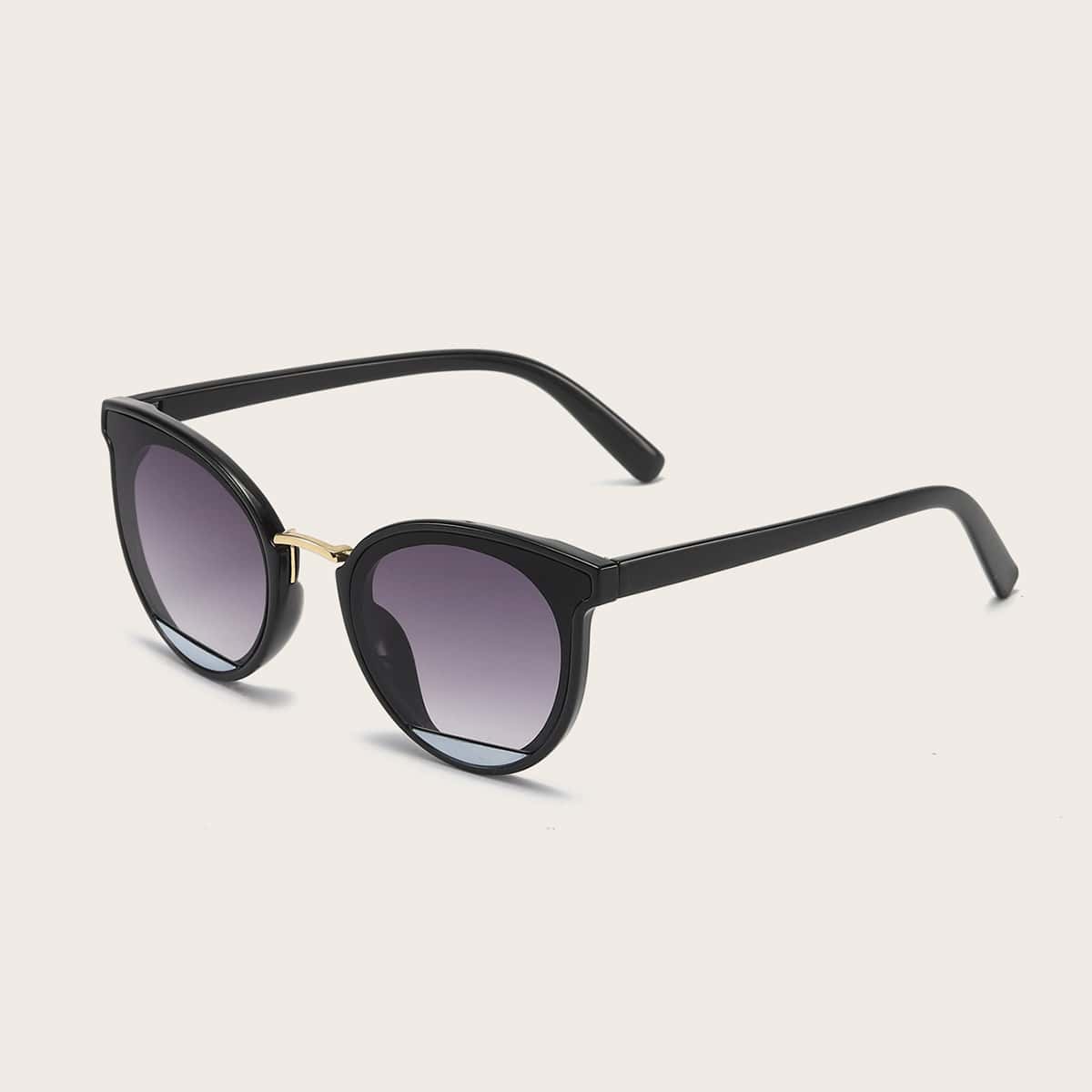 

Round Frame Sunglasses