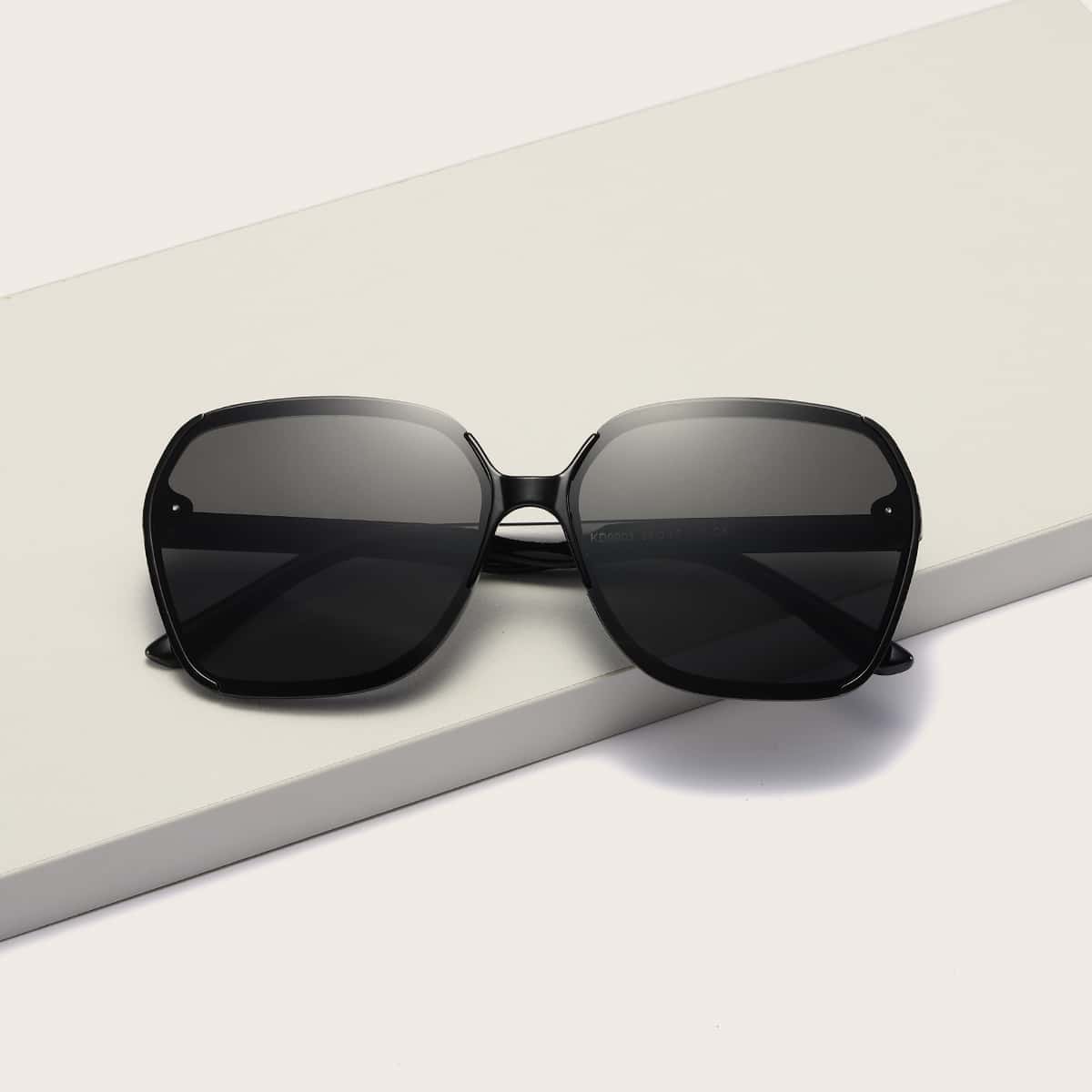 

Square Frame Sunglasses