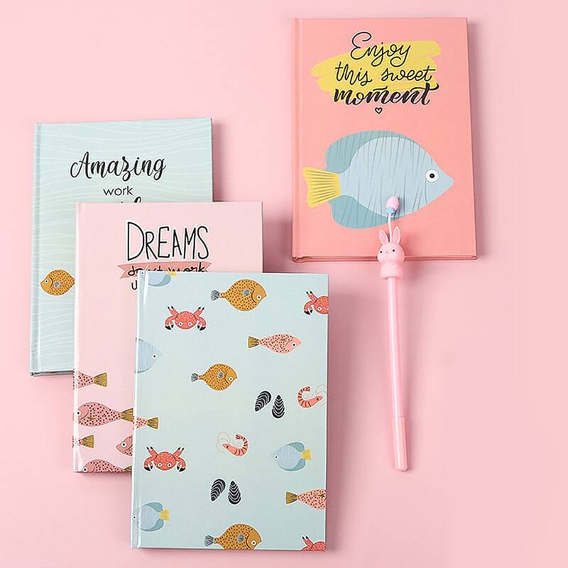 

1pack Fish Print Cover Random Notebook, Multicolor