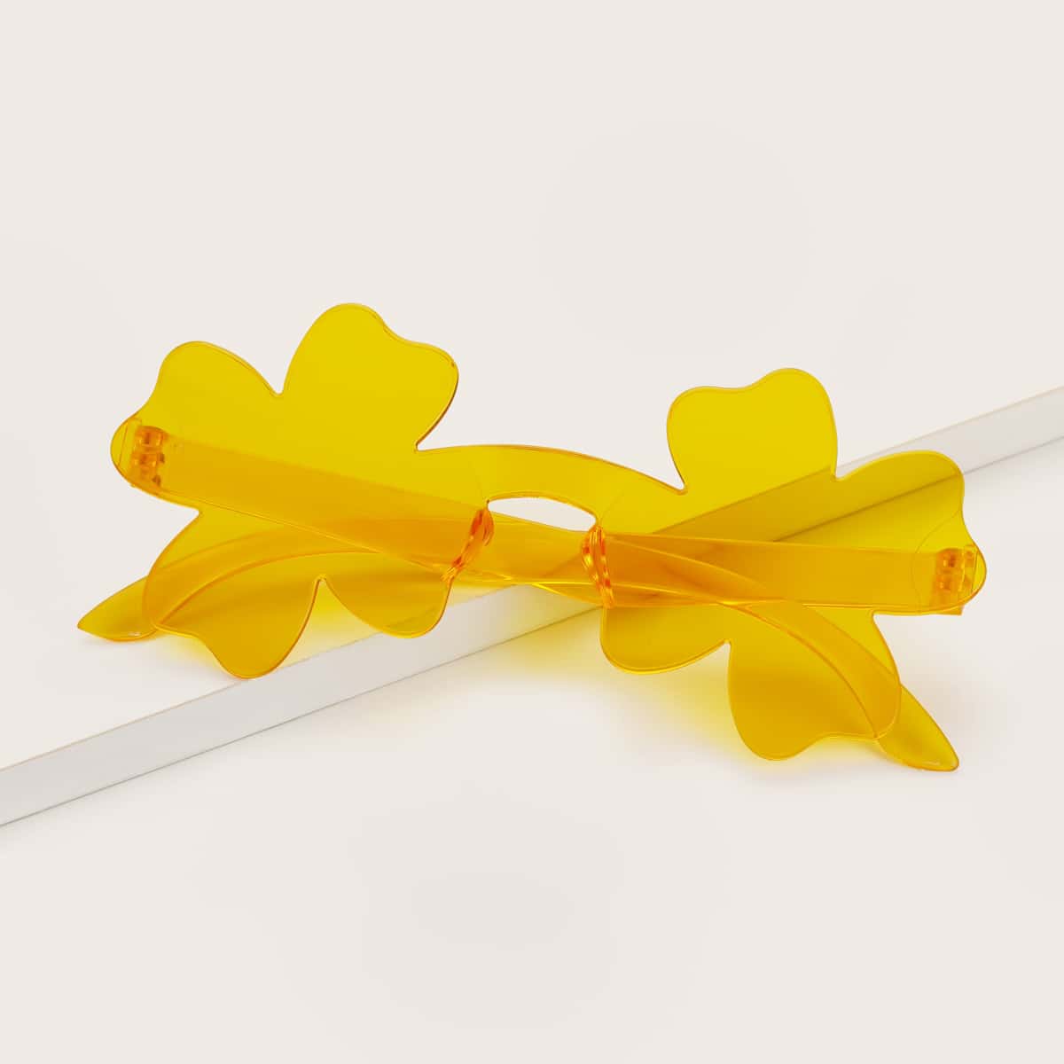 

Rimless Clover Frame Sunglasses