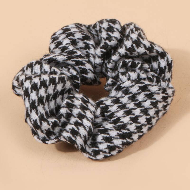 

1pc Houndstooth Scrunchie, Black and white