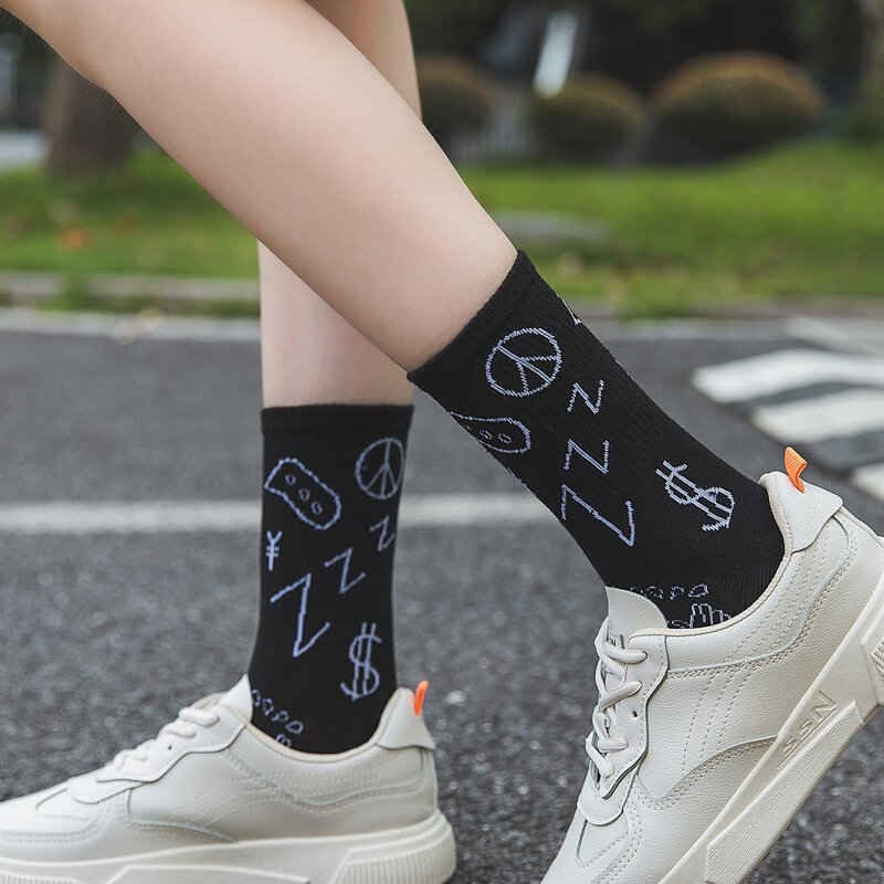 

1pair Letter Graphic Crew Socks, Black