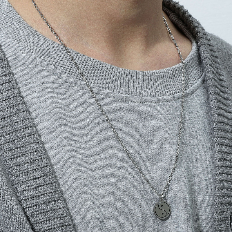 

Guys Round Charm Necklace, Silver