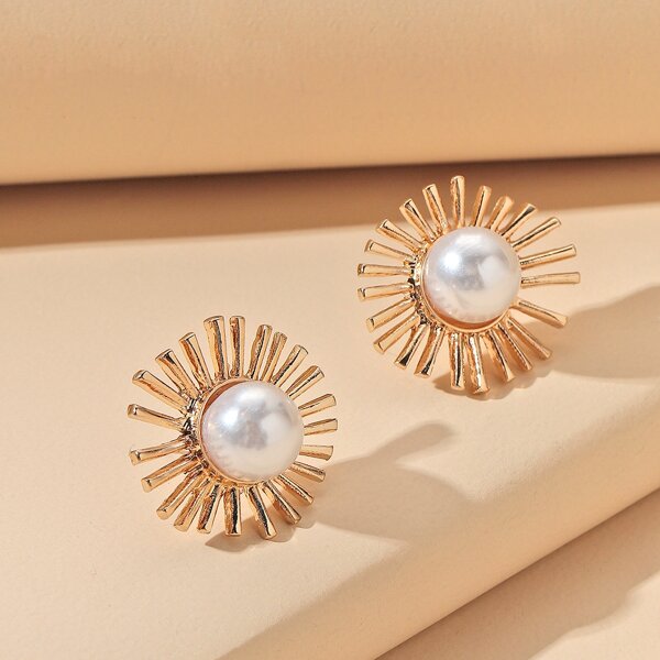

Faux Pearl Decor Sun Design Earrings, Gold