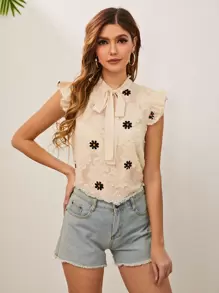 SHEIN Unity 小雛菊花卉繫帶領荷葉邊襯衫 - 杏色 - 查看 4