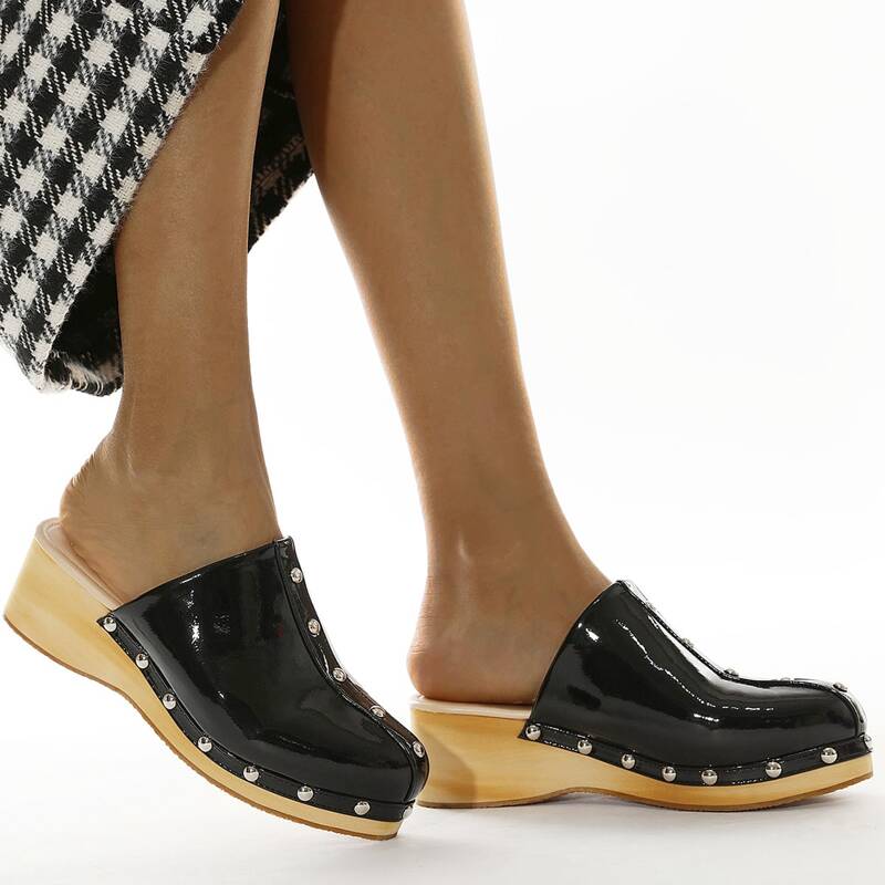 

Studded Decor Minimalist Wedge Mules, Black