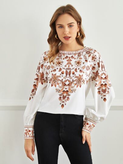 لباس علوي بطباعة نباتات