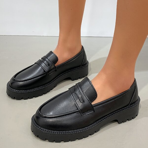 

Minimalist Loafer Shoes, Black