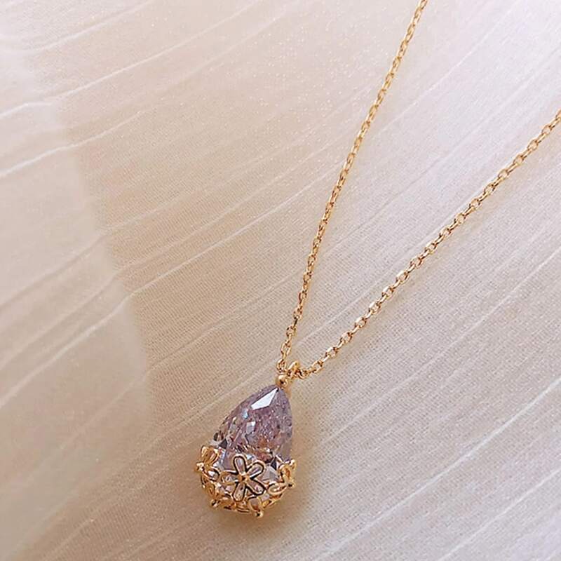 

Waterdrop Shaped Rhinestone Necklace, Gold
