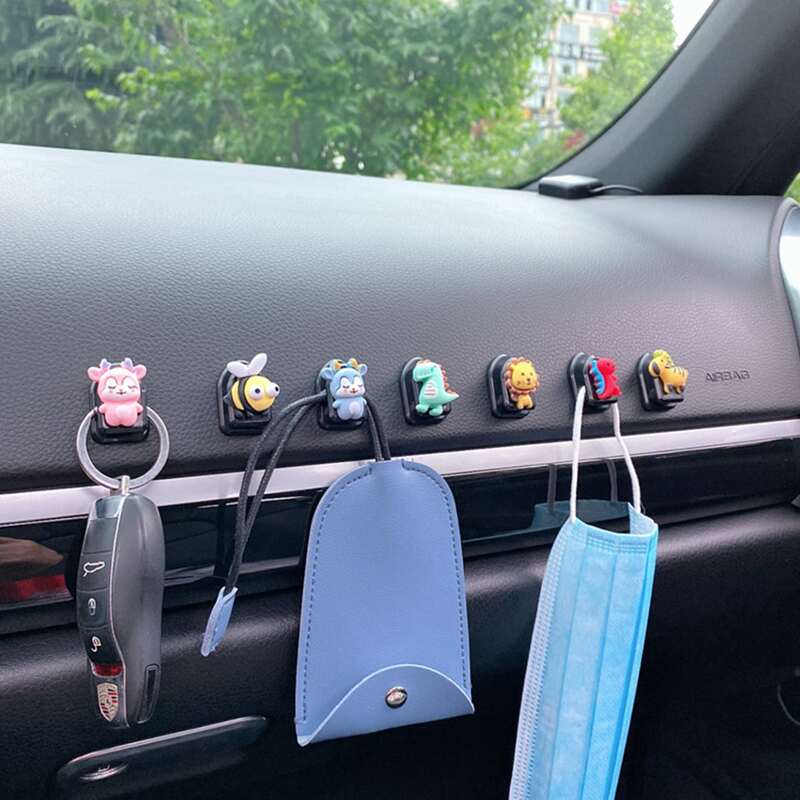 

2pcs Random Cartoon Mini Hook, Multicolor