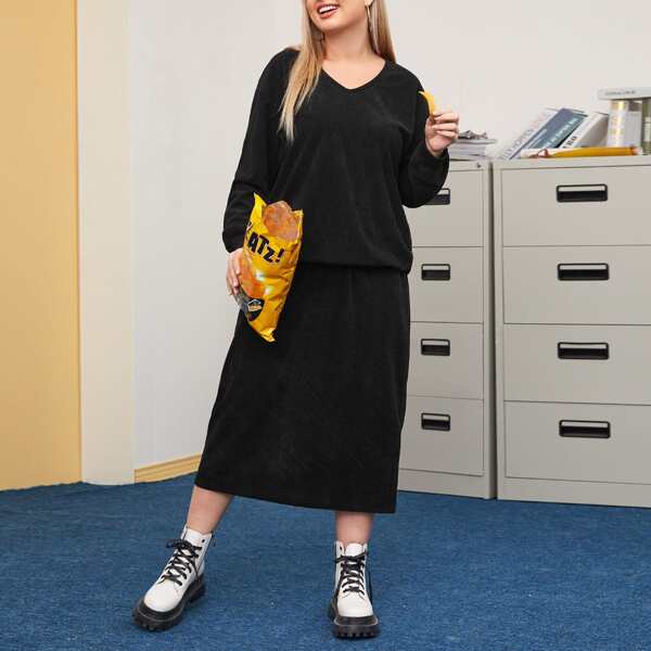 

Plus Corduroy Drop Shoulder Sweatshirt & Skirt, Black