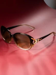 A Pair Of Women PC Circular Fox Head Sunglasses Decoration, Fashionable Eyeglasses Suitable For Traveling. Sunglasses Beach Sun Glasses Beach Accessories For Women Sun Glasses Sunglasses Shades - Brown - View 2