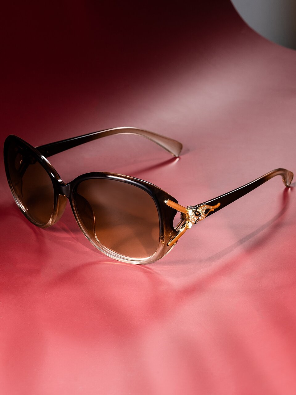 A Pair Of Women PC Circular Fox Head Sunglasses Decoration, Fashionable Eyeglasses Suitable For Traveling. Sunglasses Beach Sun Glasses Beach Accessories For Women Sun Glasses Sunglasses Shades