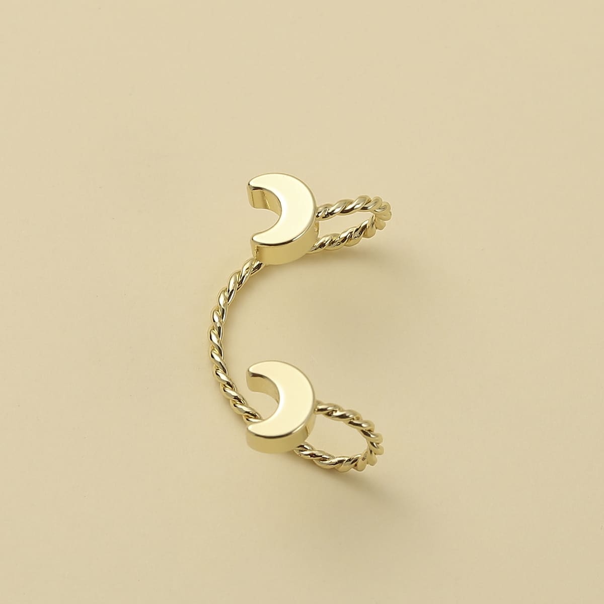 

1pc Moon Decor Ear Cuff, Gold